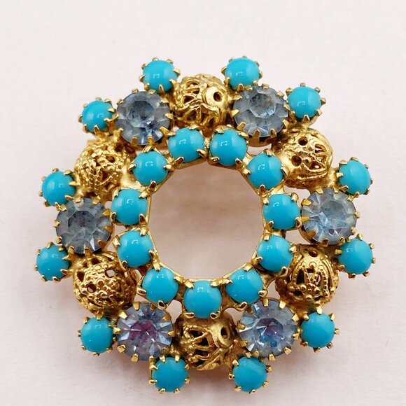 VINTAGE Blue, turquoise, and gold tone metal filigree wreath brooch ~ Boho pin - Picture 3 of 8